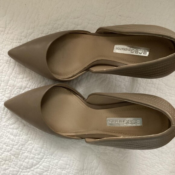 BCBGeneration high hills pumps size 6.5 - Picture 4 of 4